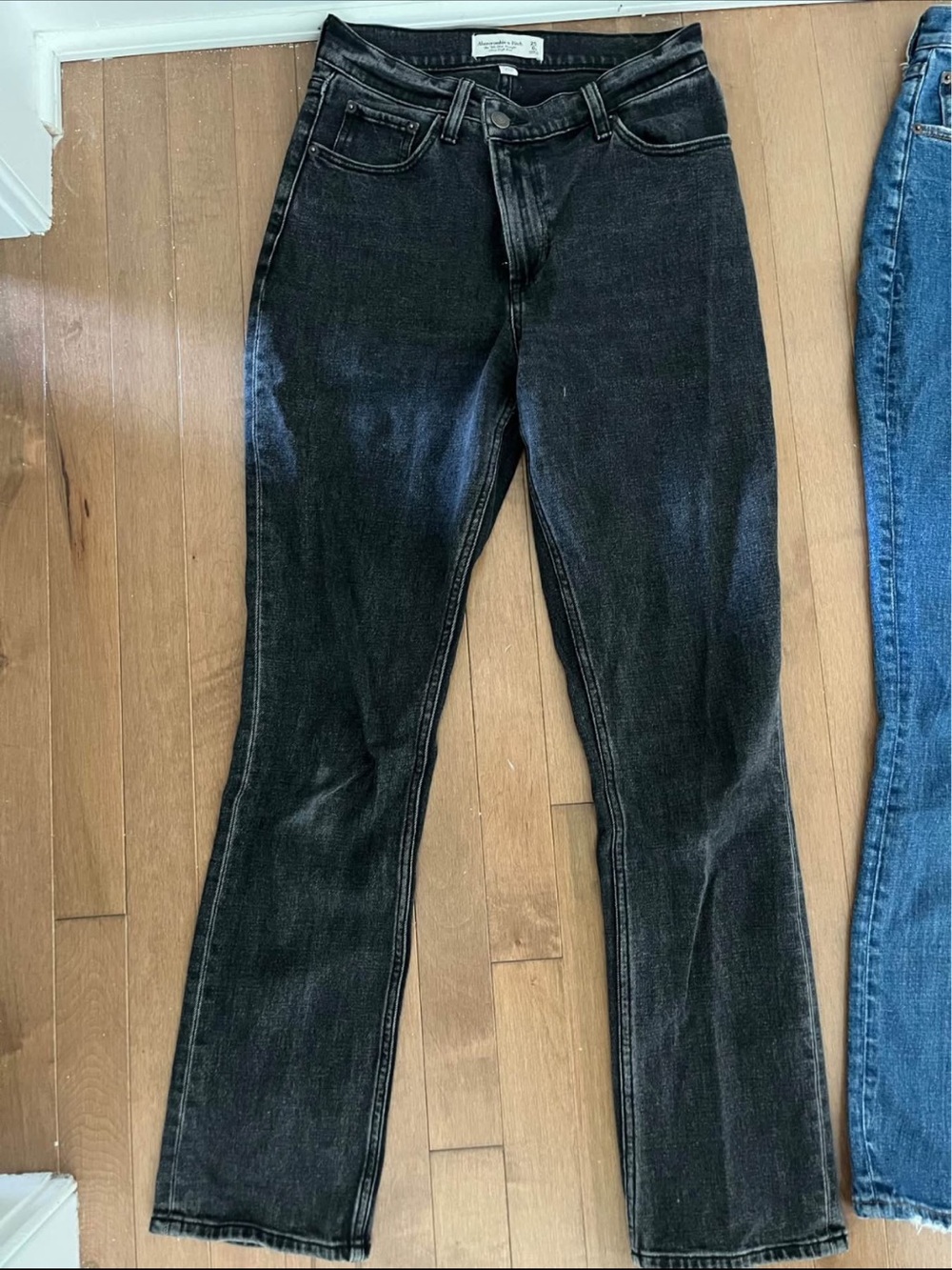 Abercrombie & Fitch Black Washed Slim Straight Women's Jeans in Curve Love